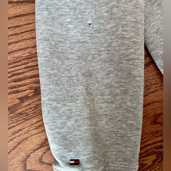 Tommy Hilfiger Sweatshirt - Picture 8 of 8